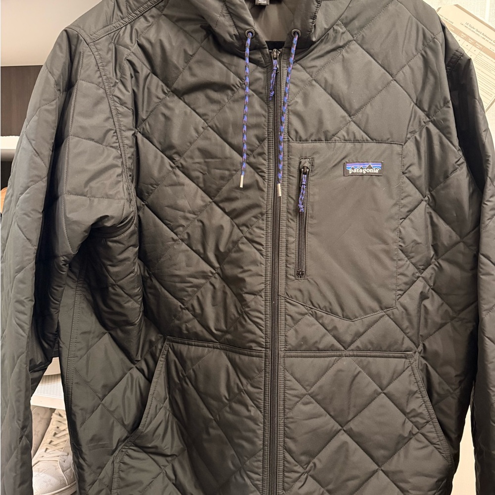 Patagonia Men's Black Quilted Puffer Jacket